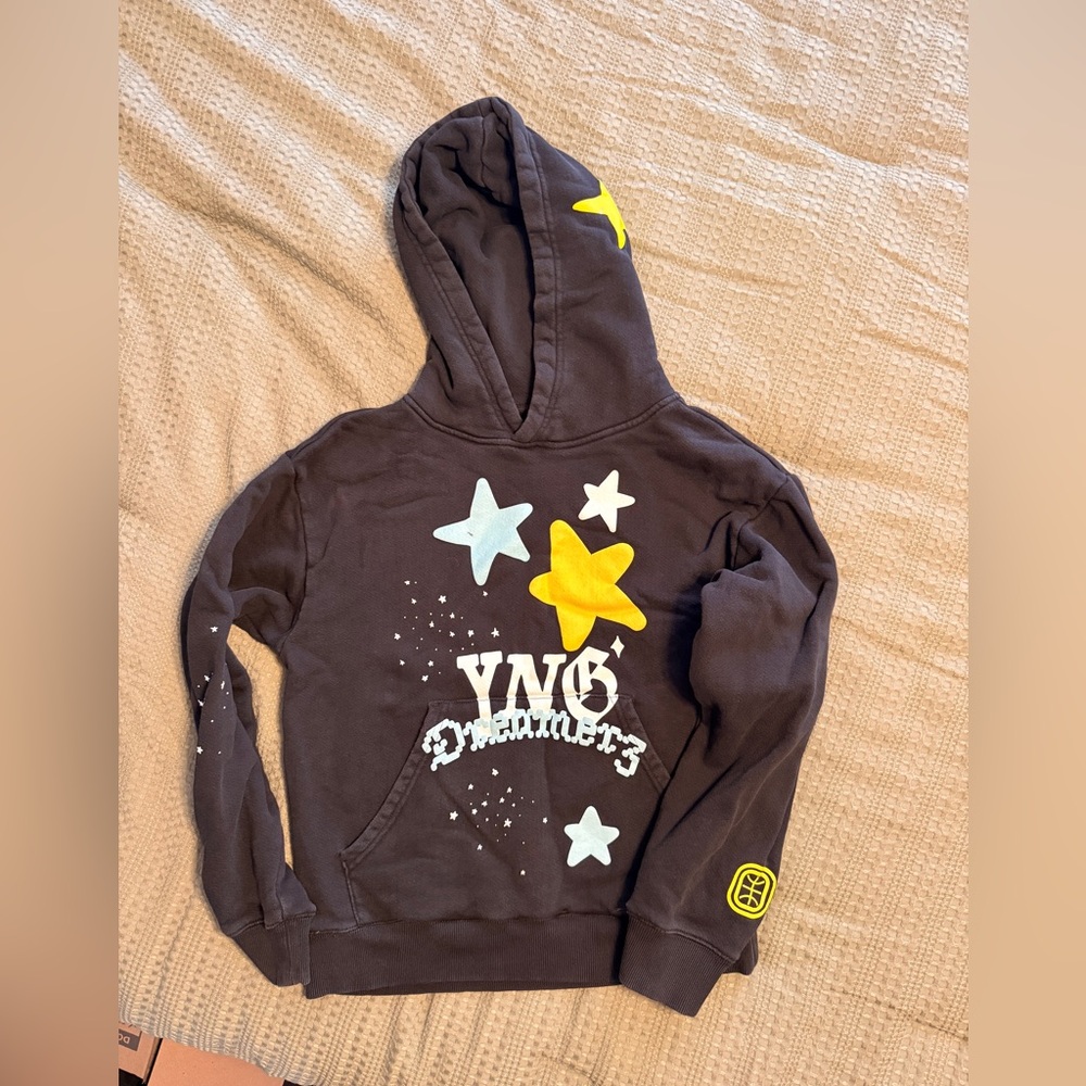 Overtime Elite YNG Dreamerz Hoodie Size Small- Black with Yellow and Blue Stars